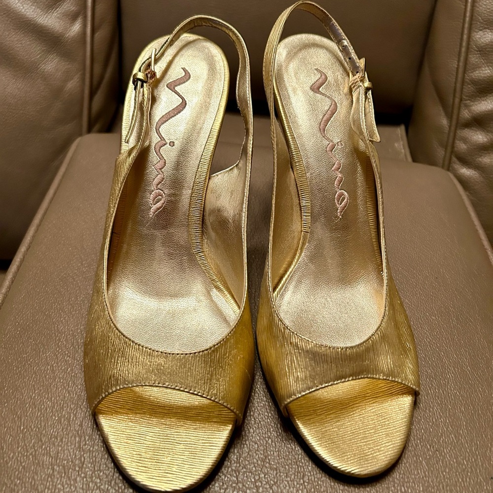 Revamp your style with these Nina Heels, fashionable slingback, open toe design